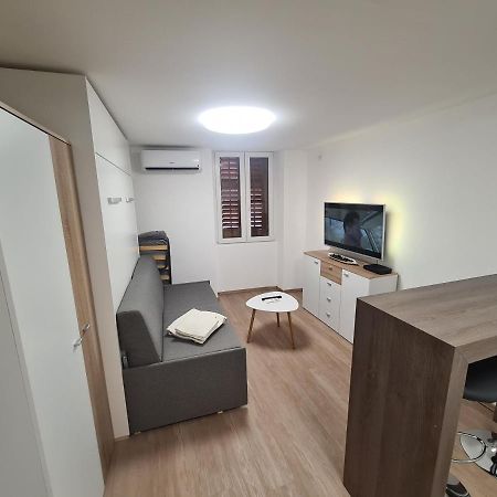 Apartma Sasko Apartment Izola Exterior foto